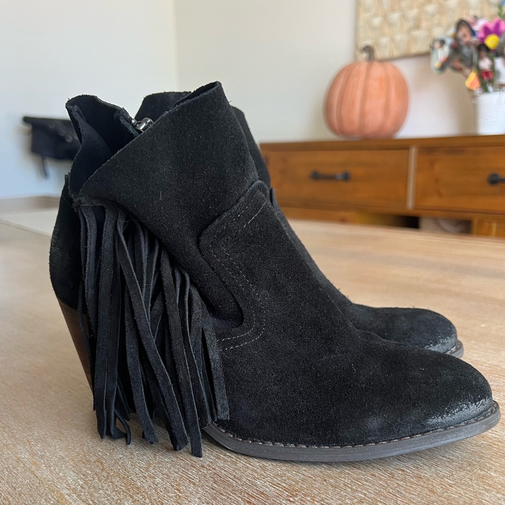 Steve Madden Tassle Boots size 6